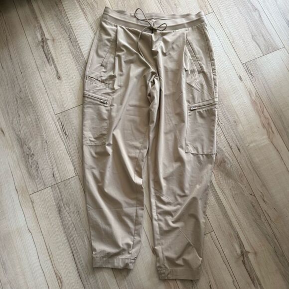 Athleta Go Far Travel Pants cargo tan khaki Size 12 - Picture 1 of 6